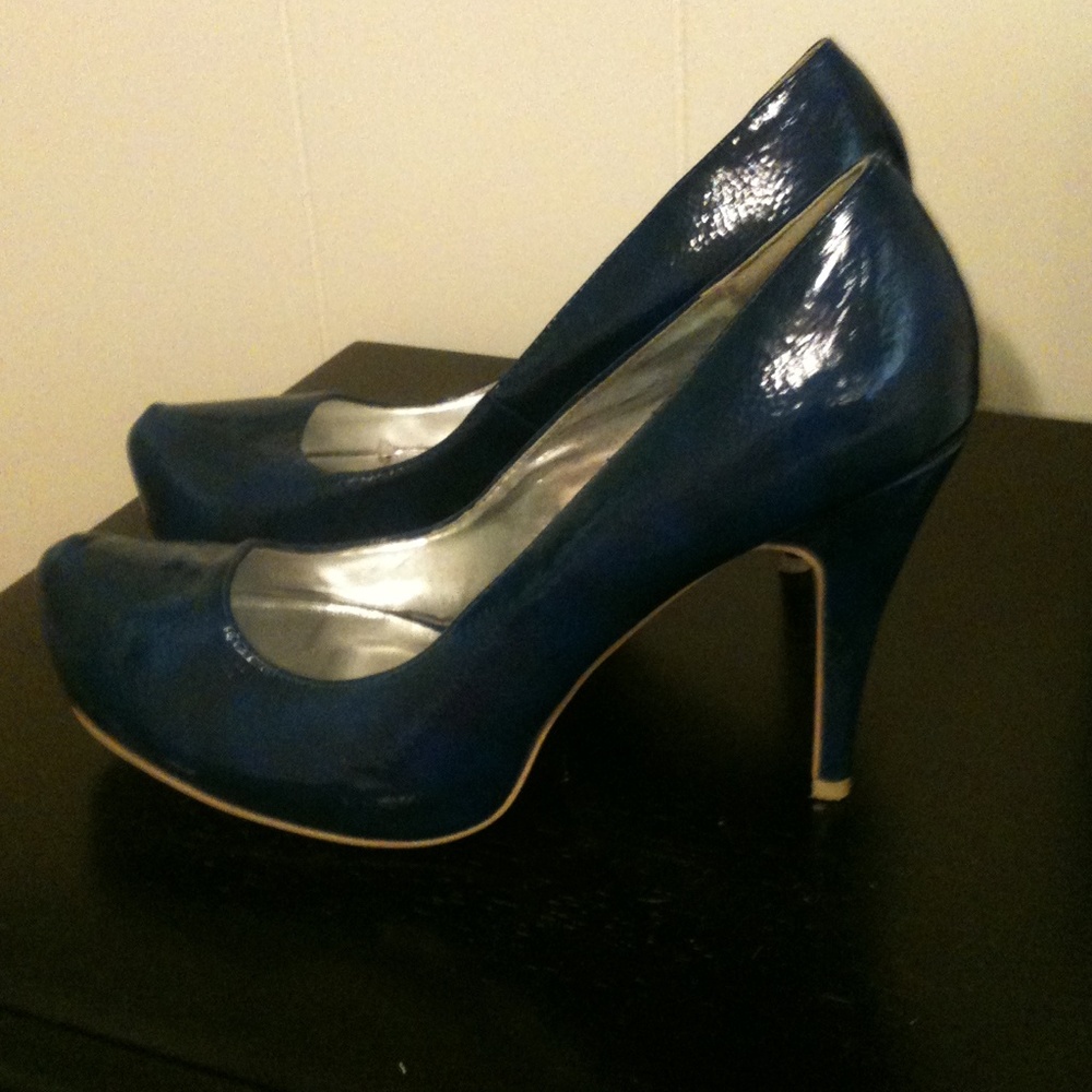 RESERVED for kcampbell5883  blue pumps